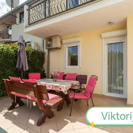 Viktorija 아파트 *