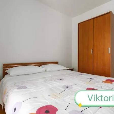 Viktorija * Πόρετς